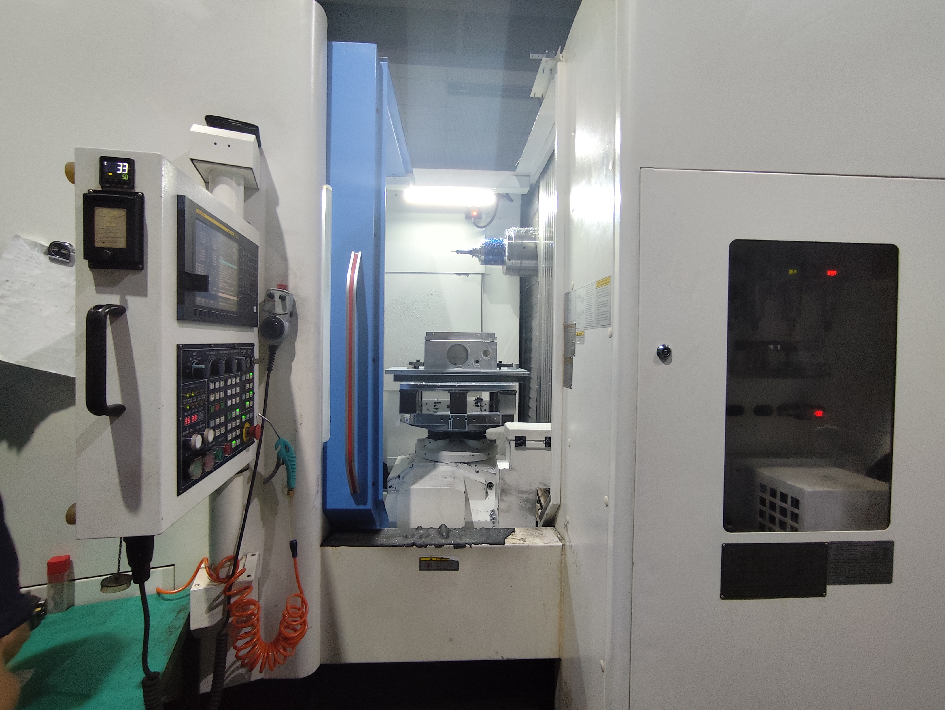 CNC Lathe machine.jpg